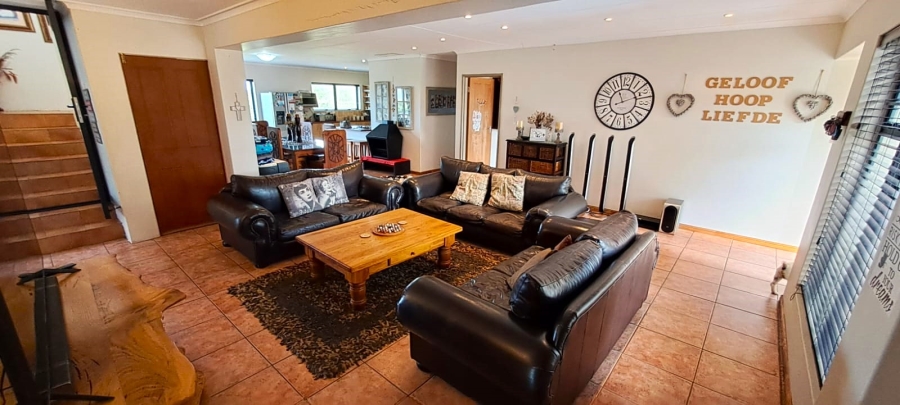 5 Bedroom Property for Sale in Noorsekloof Eastern Cape